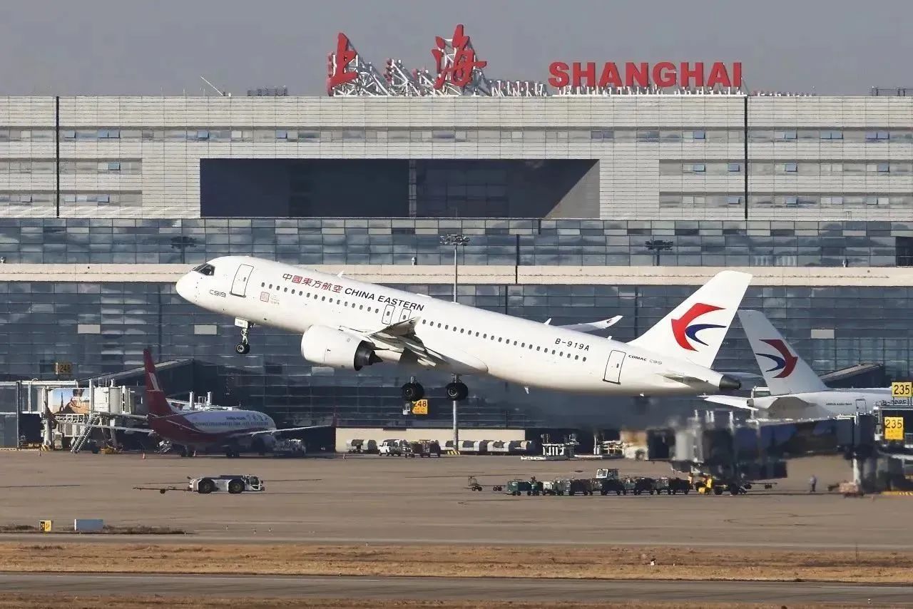 C919單筆最大訂單落地！中國(guó)東航與中國(guó)商飛簽署100架C919購(gòu)機(jī)協(xié)議