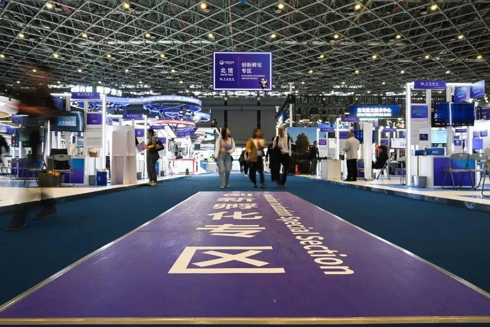 “低空經(jīng)濟(jì)”閃耀進(jìn)博會(huì)，eVTOL企業(yè)再簽大單！