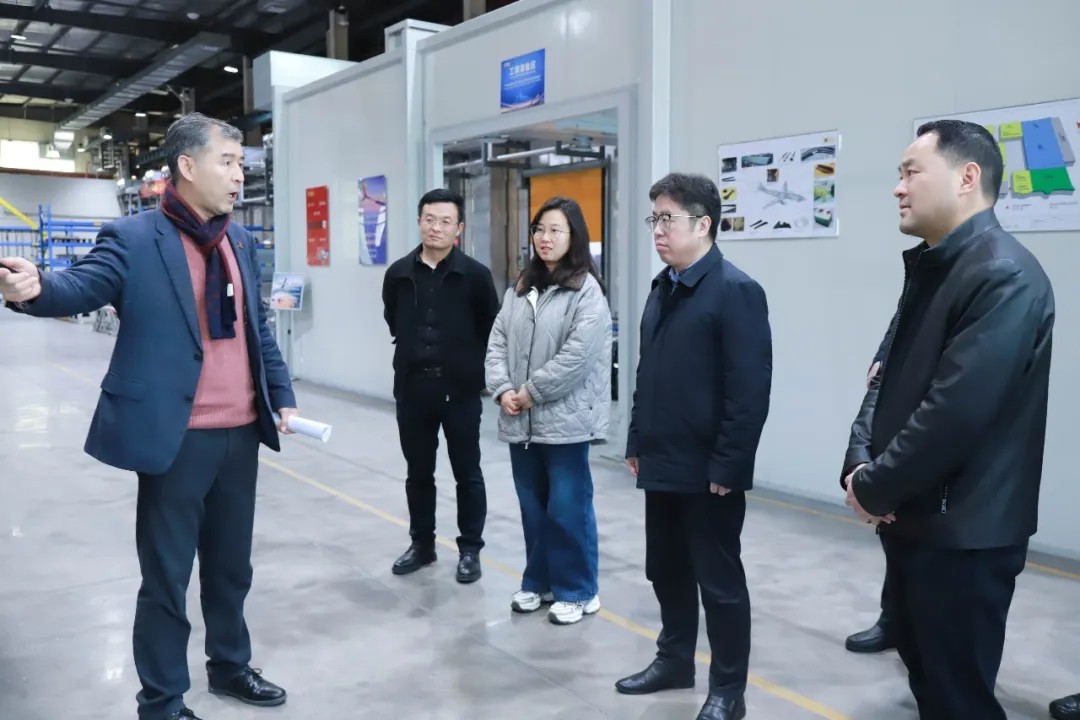 公司動態(tài)|常州市副市長潘冬鈴一行蒞臨安泰復(fù)材考察調(diào)研